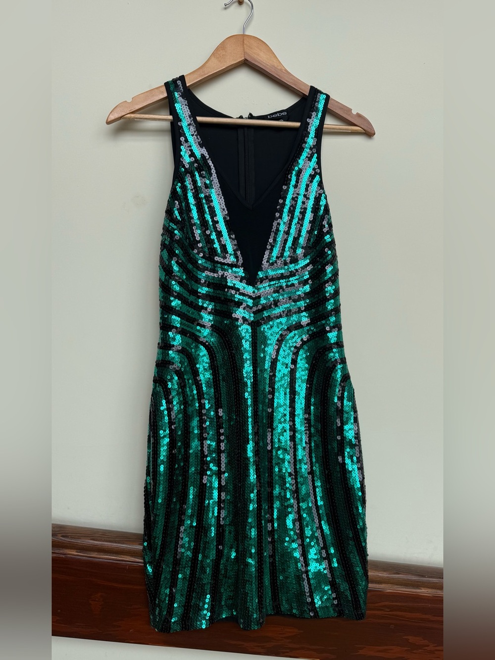 Green Sequin V-Neck Dress - Picture 2 of 6